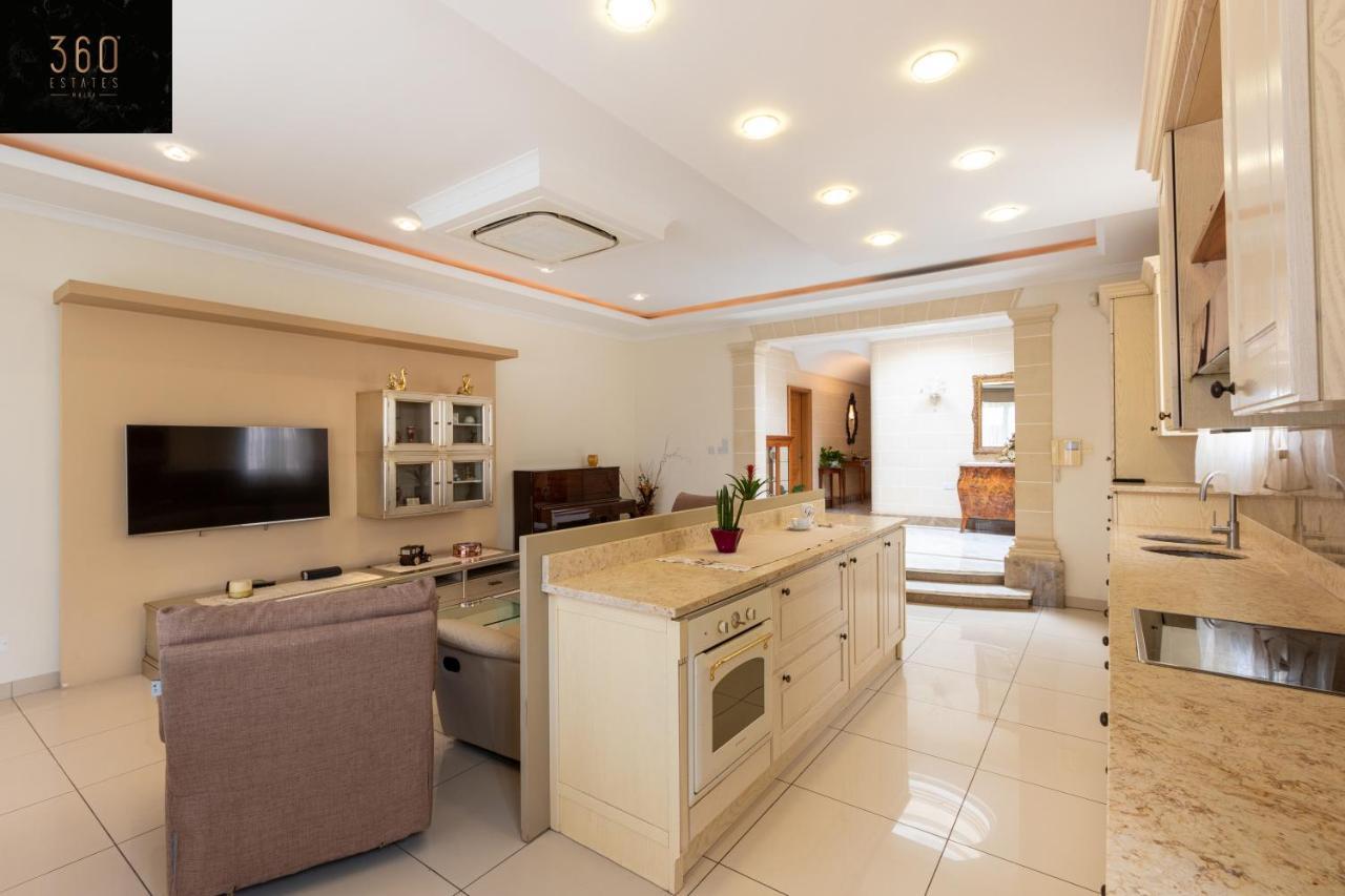 Lux Villa With Amazing Bbq, Pool Area & Wifi By 360 Estates Is-Swieqi Exterior photo